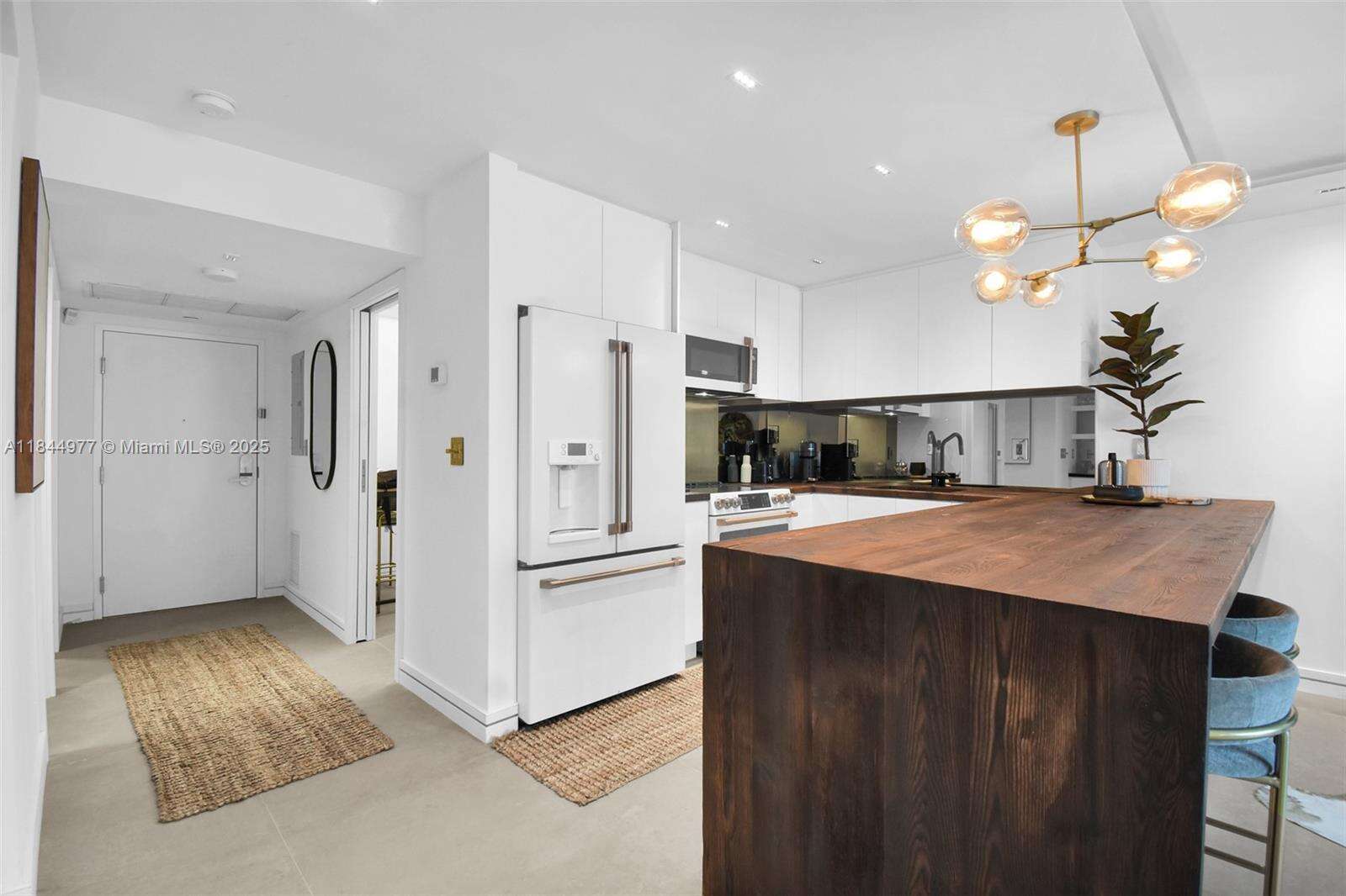 Roney Palace Unit #1201 | Picture 17