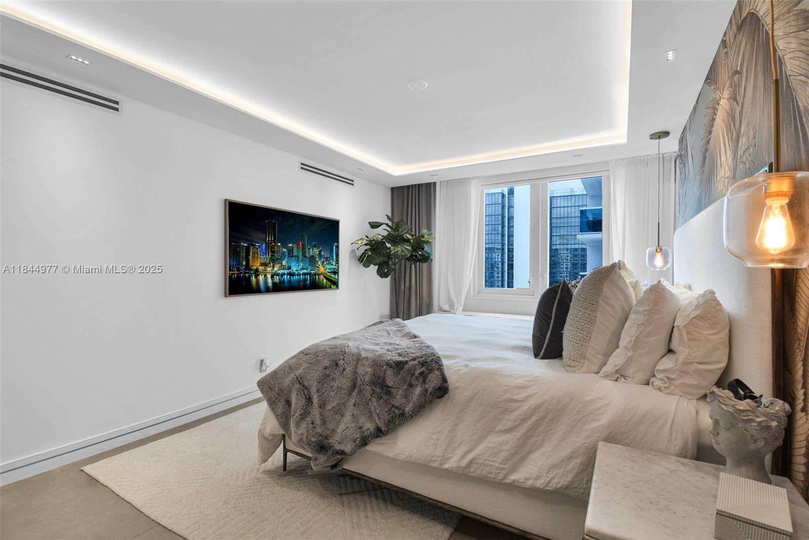 Roney Palace Unit #1201 | Picture 21