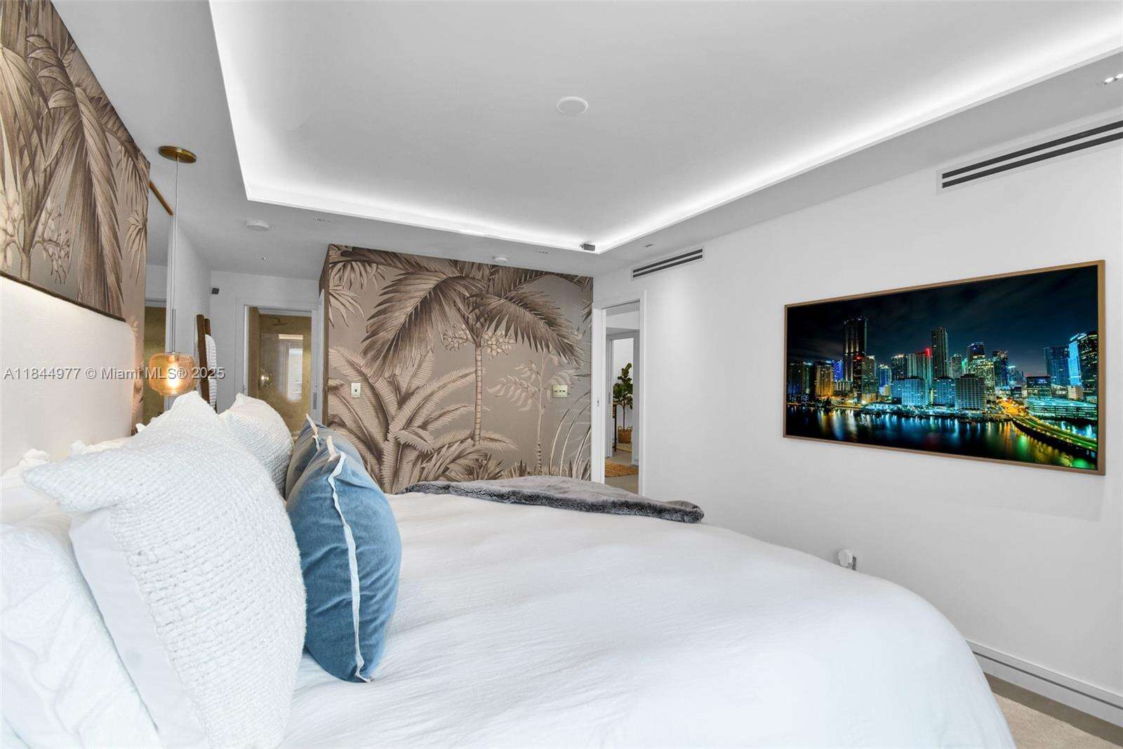 Roney Palace Unit #1201 | Picture 23