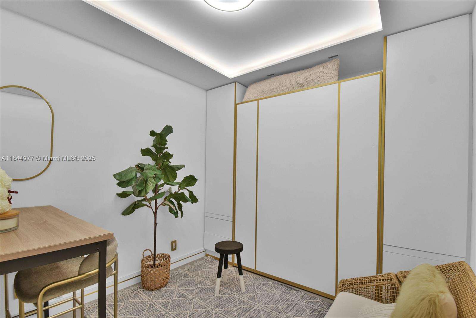 Roney Palace Unit #1201 | Picture 24