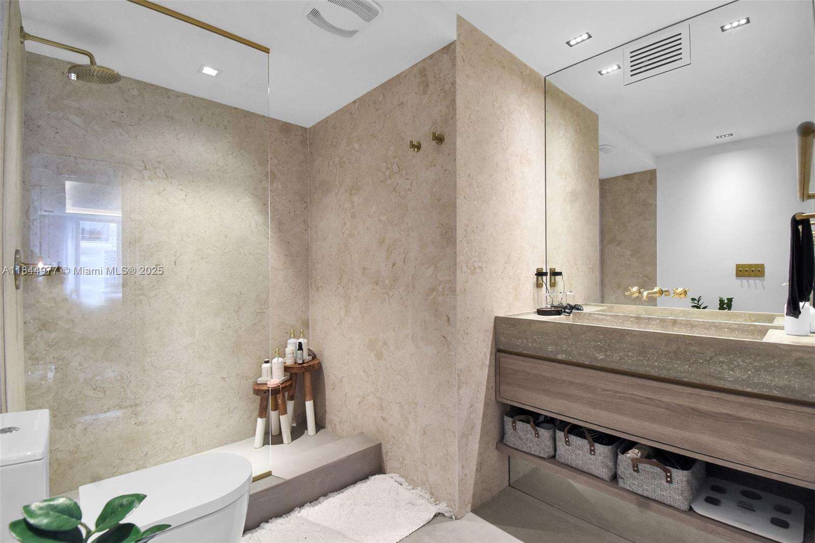 Roney Palace Unit #1201 | Picture 27