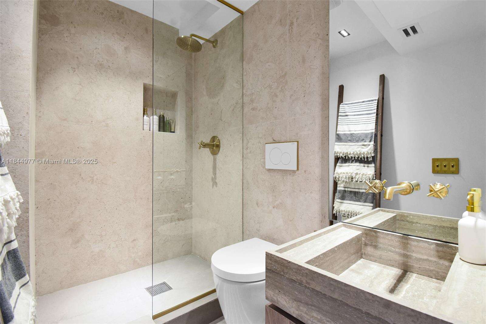 Roney Palace Unit #1201 | Picture 32