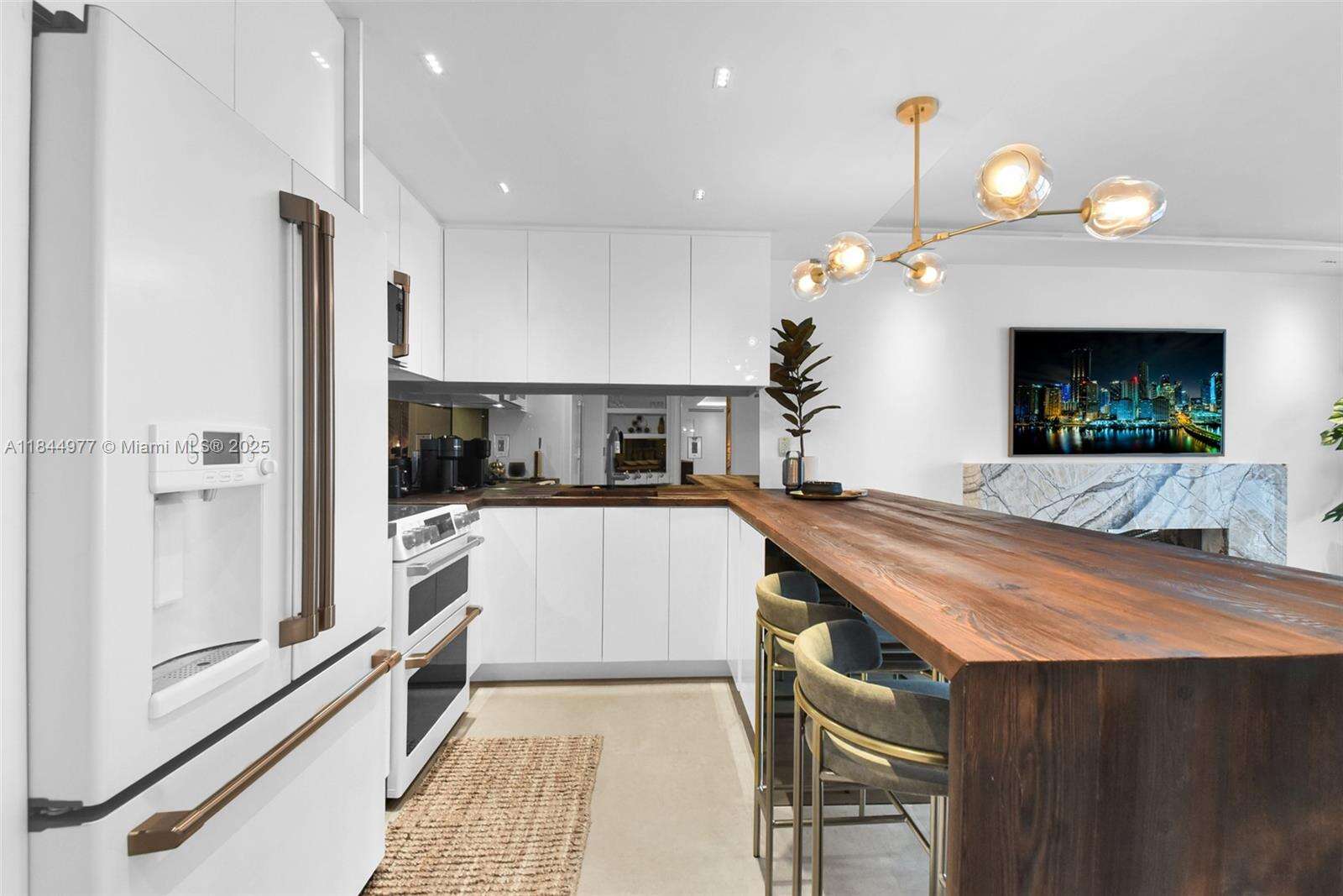 Roney Palace Unit #1201 | Picture 6