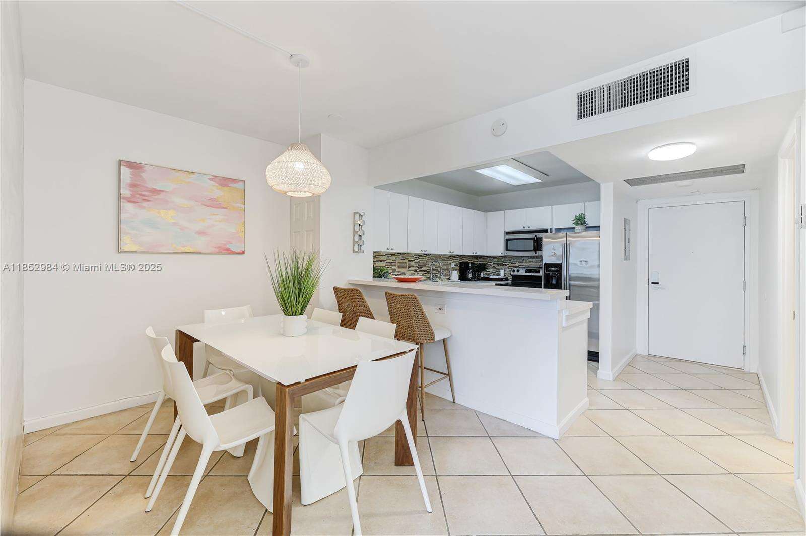 Roney Palace Unit #523 | Picture 12