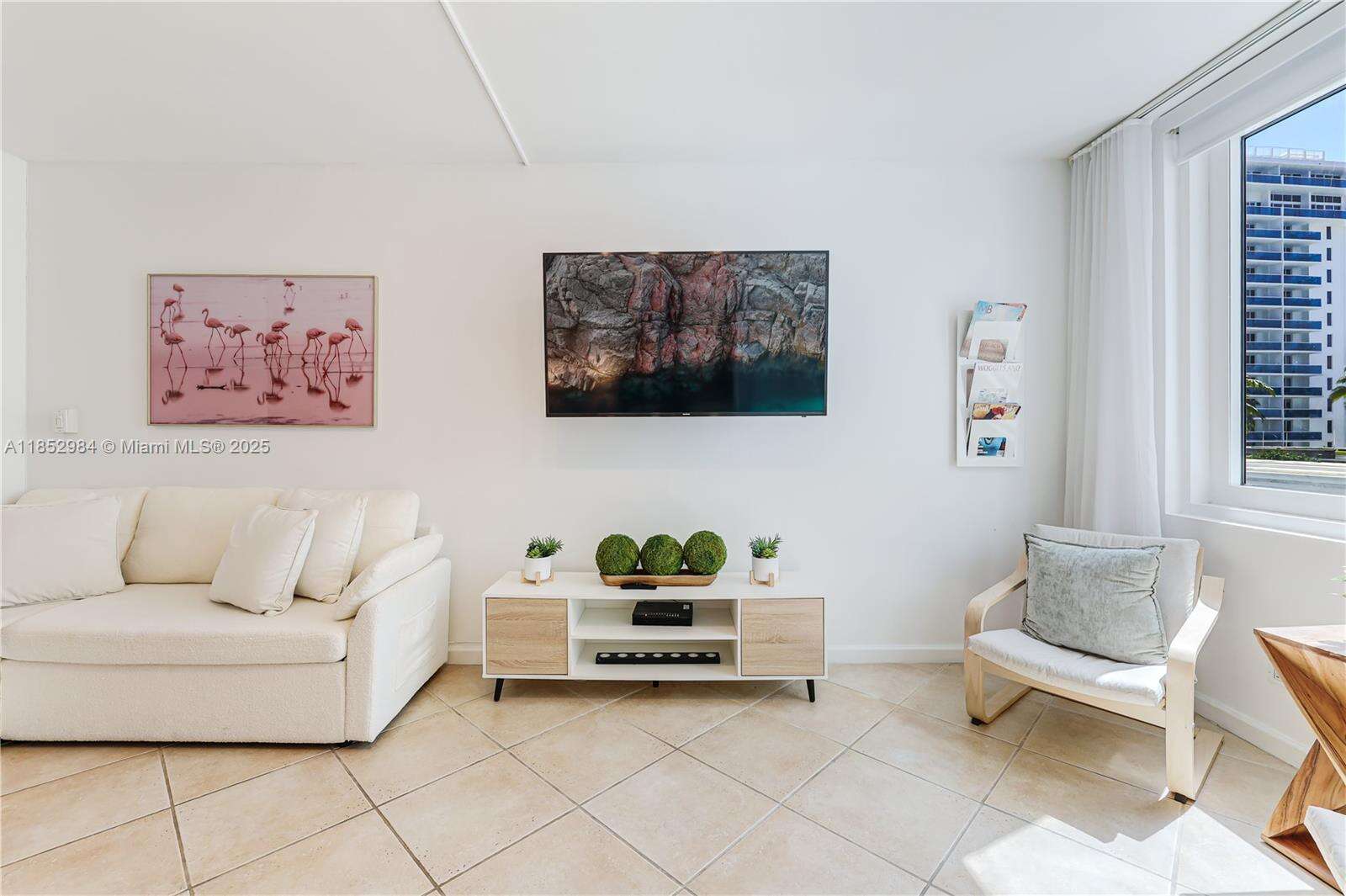 Roney Palace Unit #523 | Picture 17