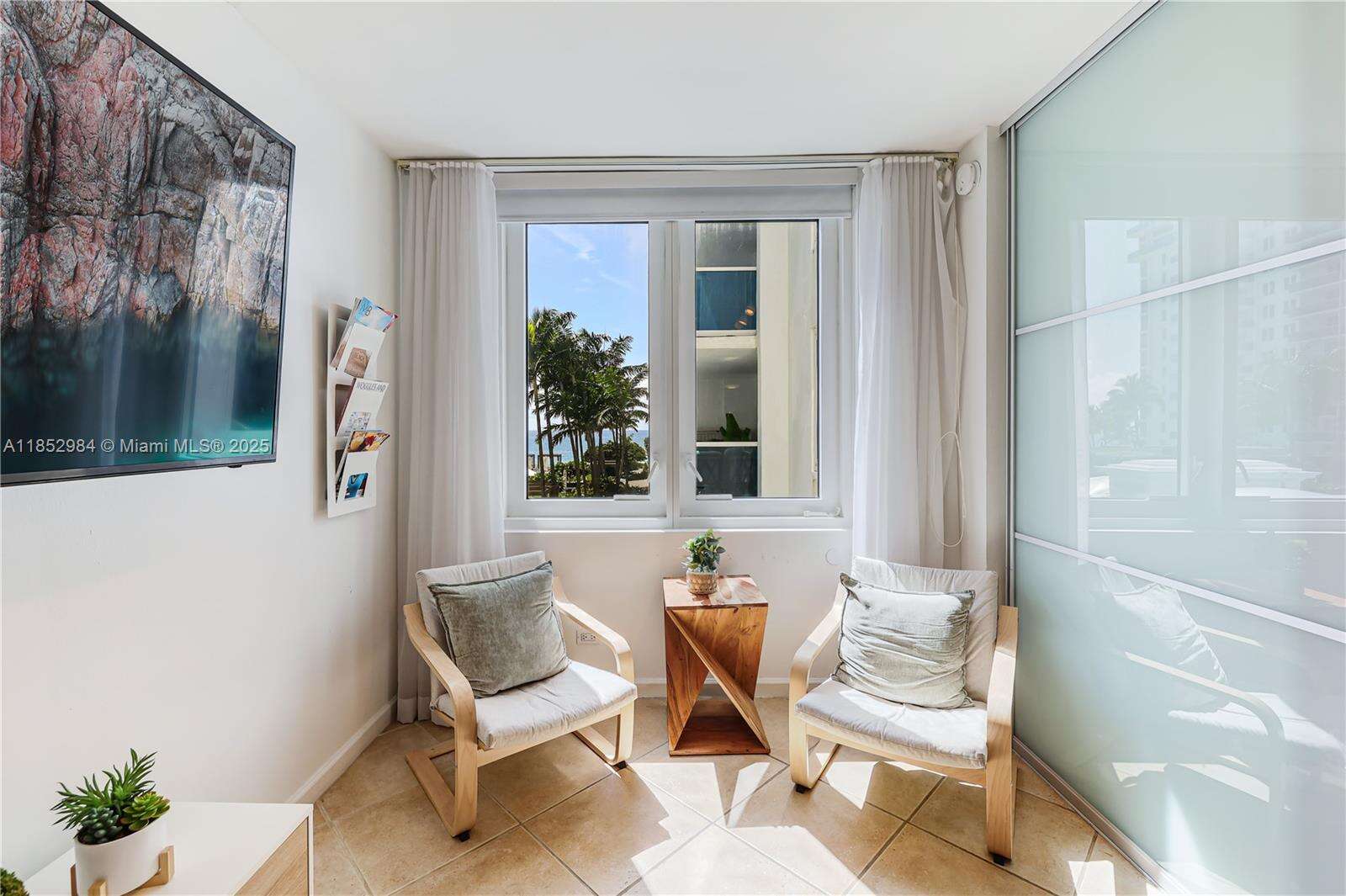 Roney Palace Unit #523 | Picture 19