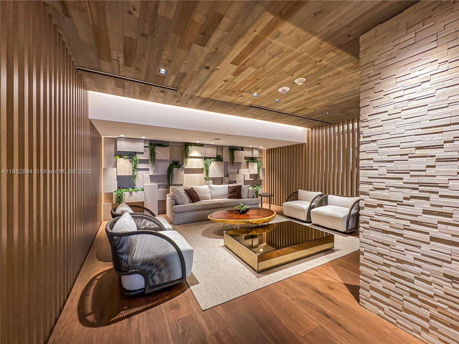 Roney Palace Unit #523 | Picture 7