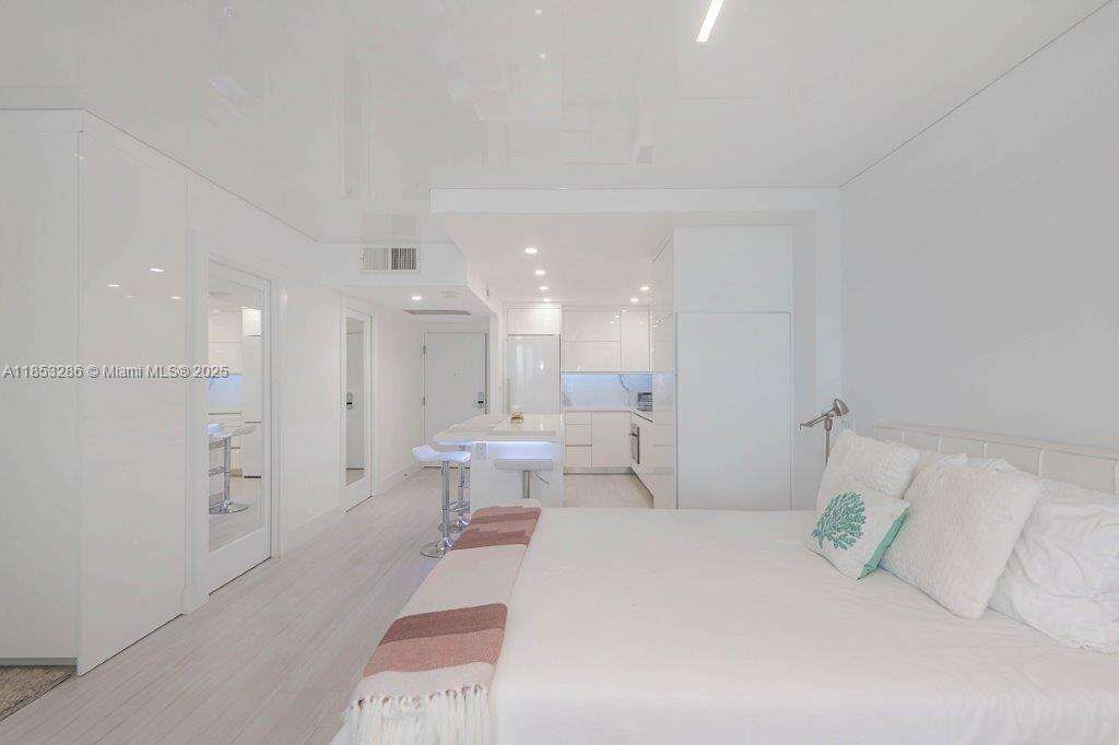 Roney Palace Unit #811 | Picture 15