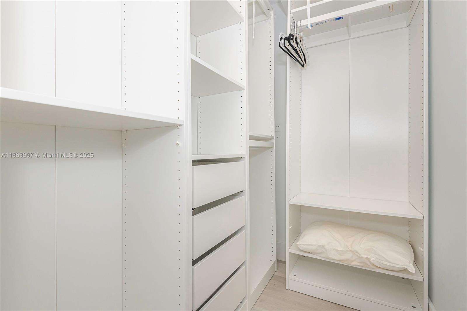 Roney Palace Unit #1505 | Picture 22