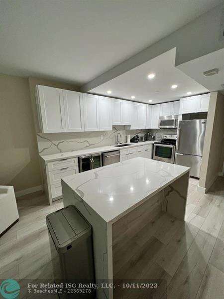 Roney Palace Unit #327 | Picture 11