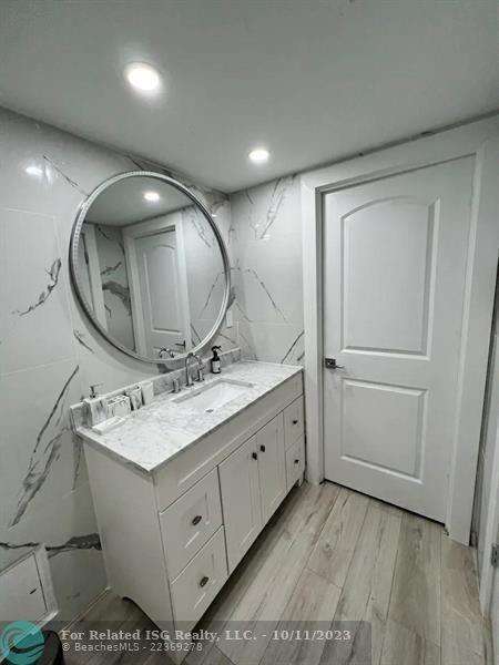 Roney Palace Unit #327 | Picture 9
