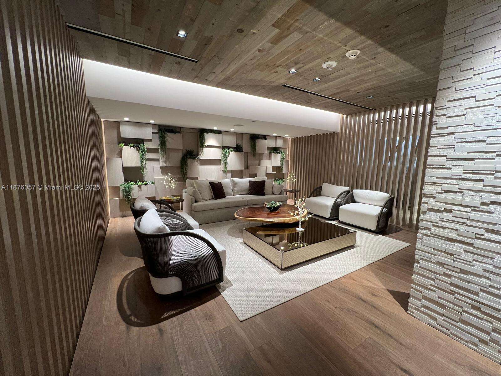 Roney Palace Unit #632 | Picture 4