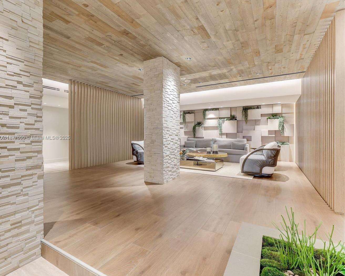 Roney Palace Unit #611 | Picture 15