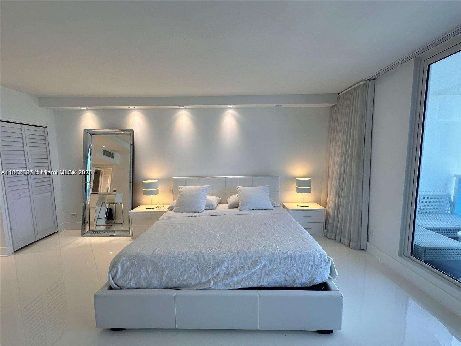 Roney Palace Unit #611 | Picture 6