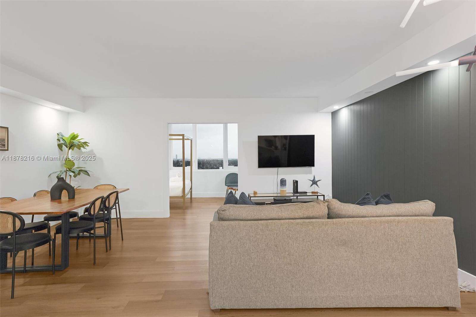 Roney Palace Unit #1135 | Picture 6