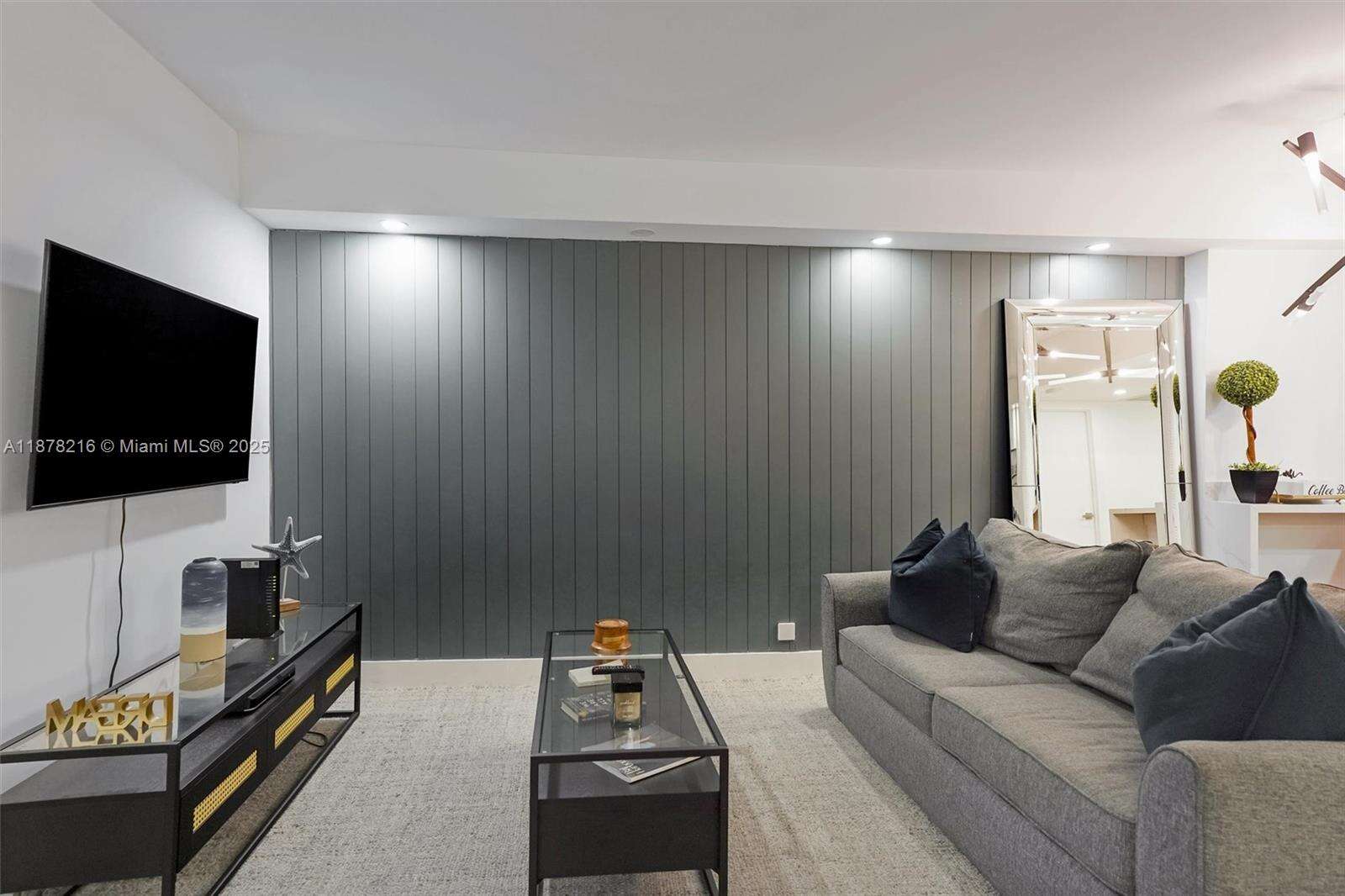 Roney Palace Unit #1135 | Picture 10