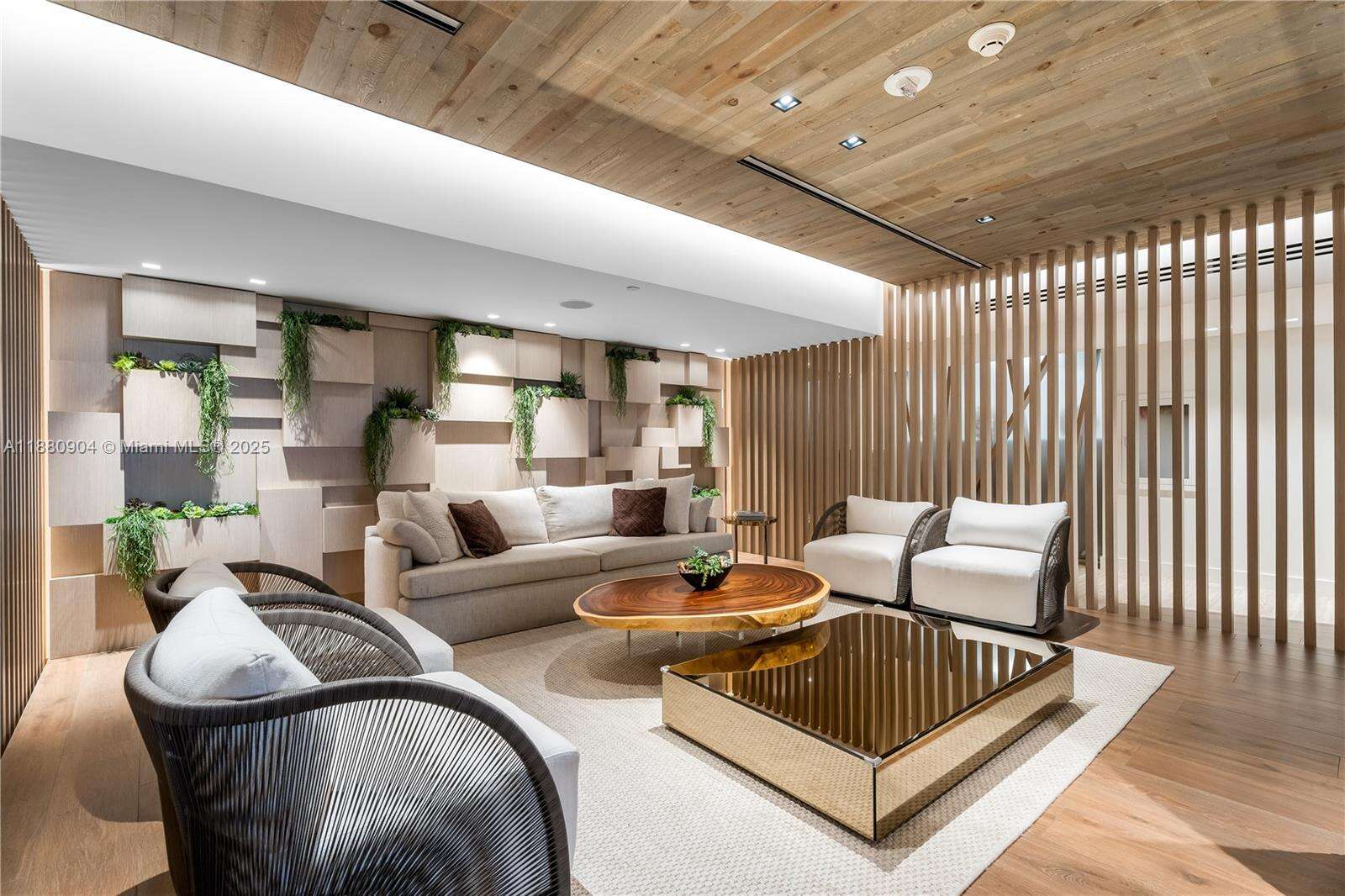 Roney Palace Unit #1523-24 | Picture 25