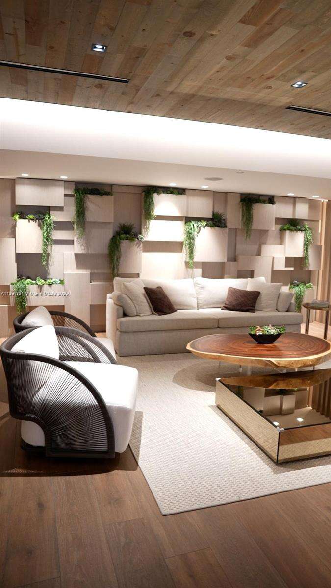 Roney Palace Unit #836 | Picture 25