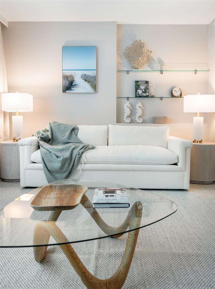 Roney Palace Unit #836 | Picture 4