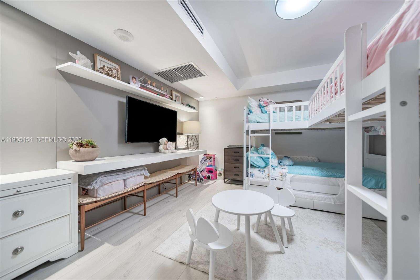 Roney Palace Unit #1414/1415 | Picture 13