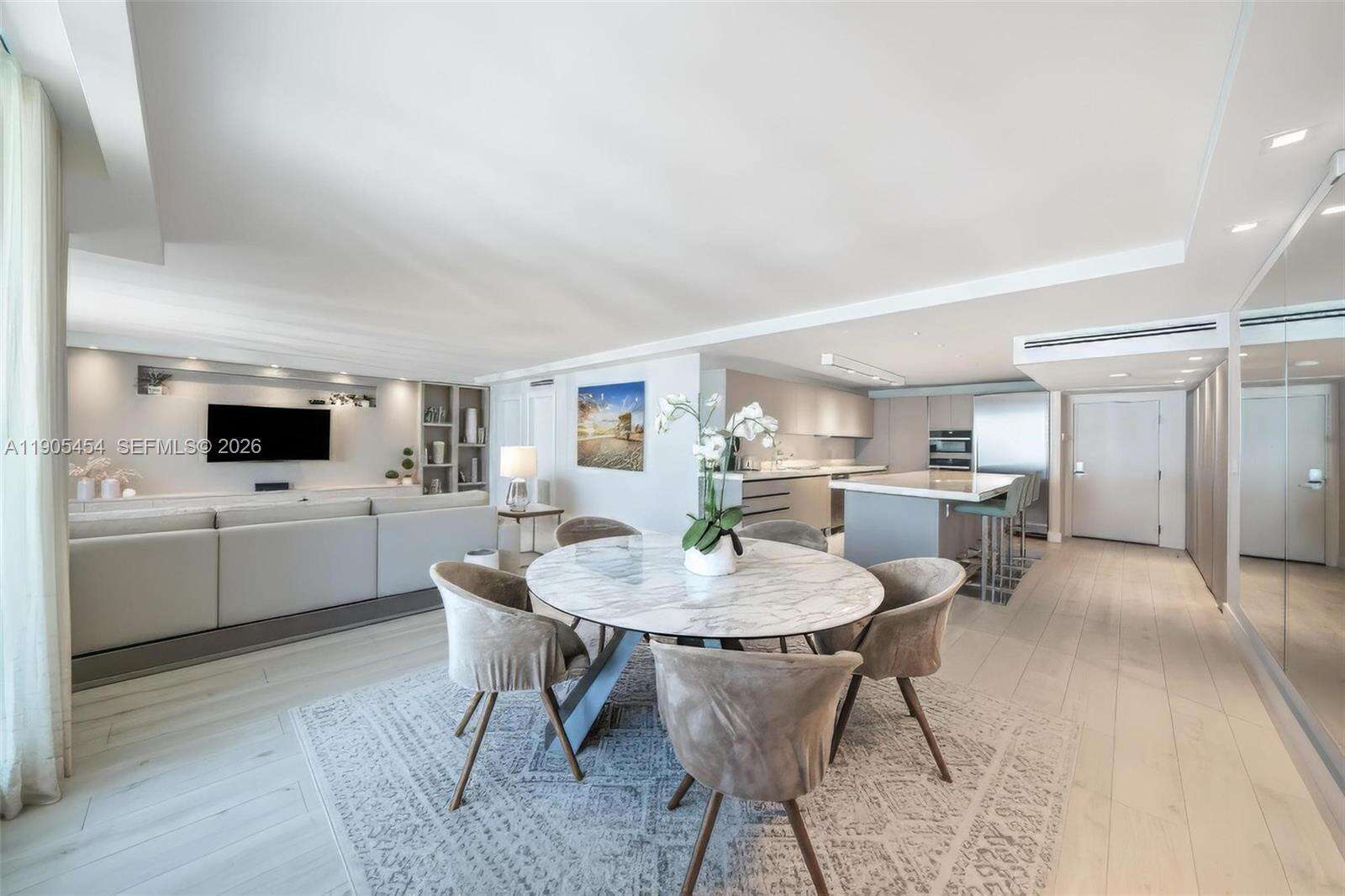 Roney Palace Unit #1414/1415 | Picture 15