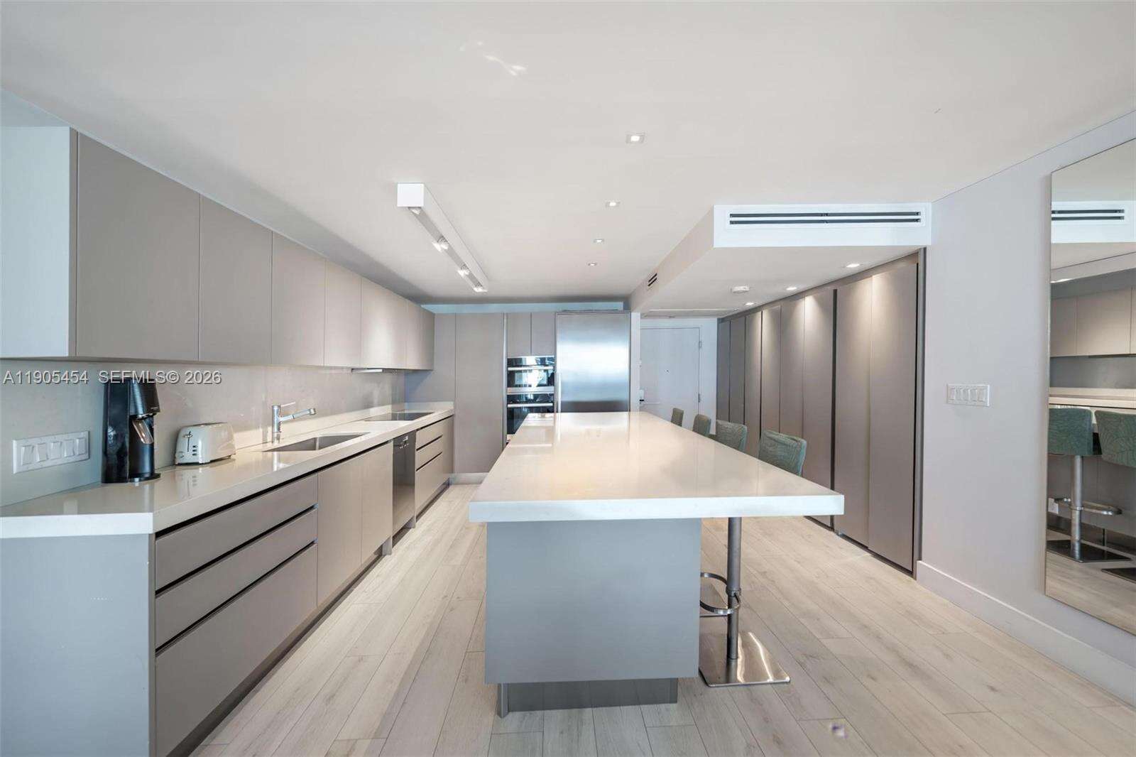 Roney Palace Unit #1414/1415 | Picture 17