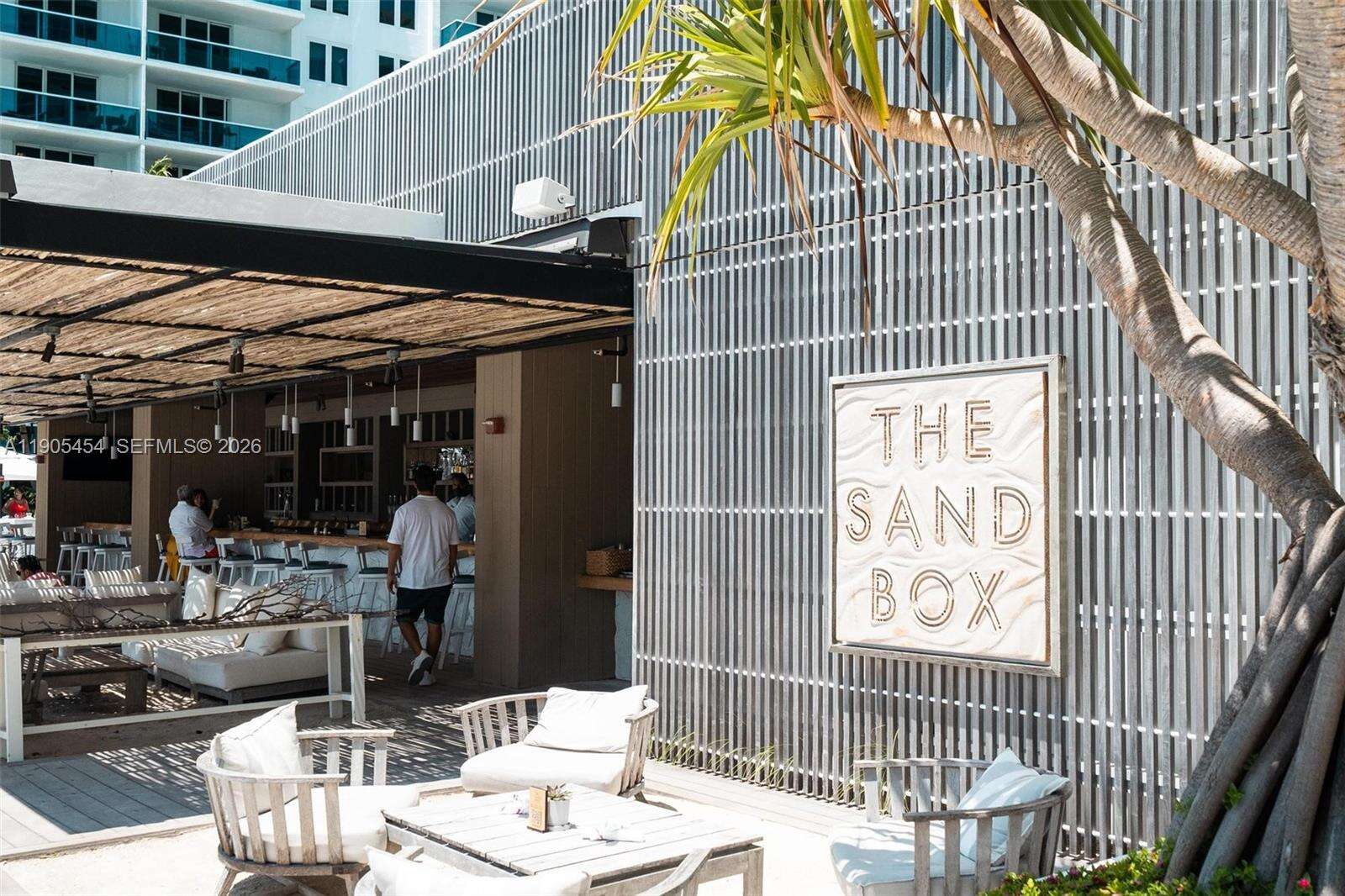 Roney Palace Unit #1414/1415 | Picture 37