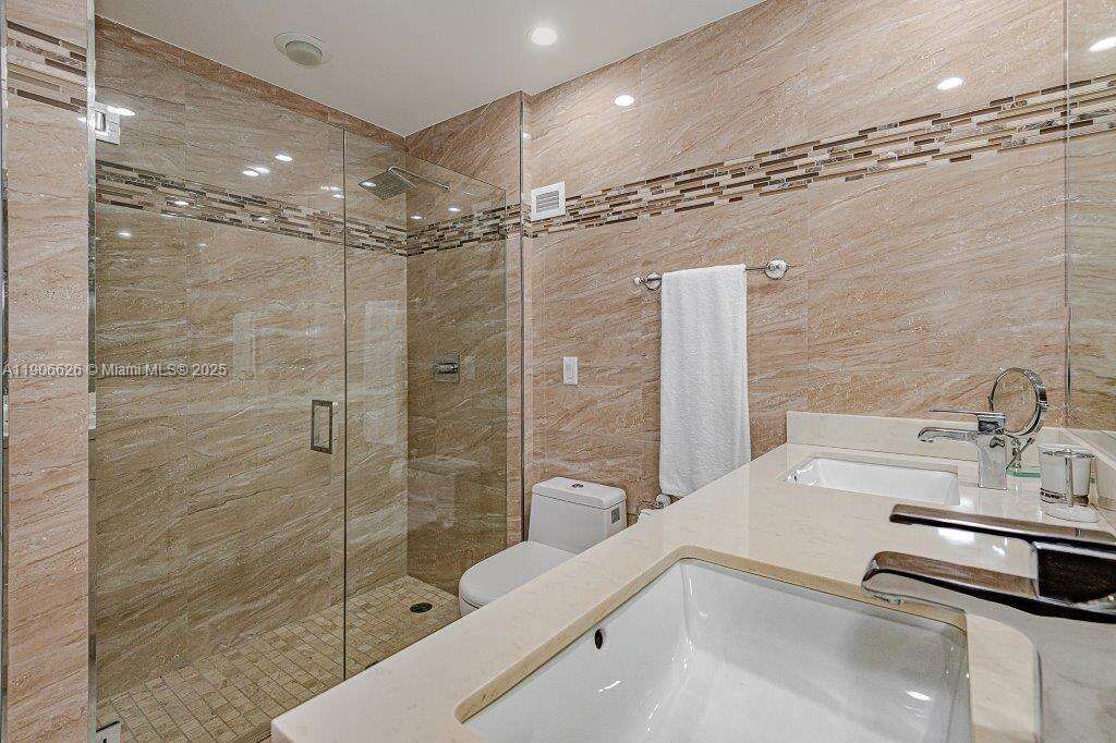 Roney Palace Unit #1619 | Picture 20