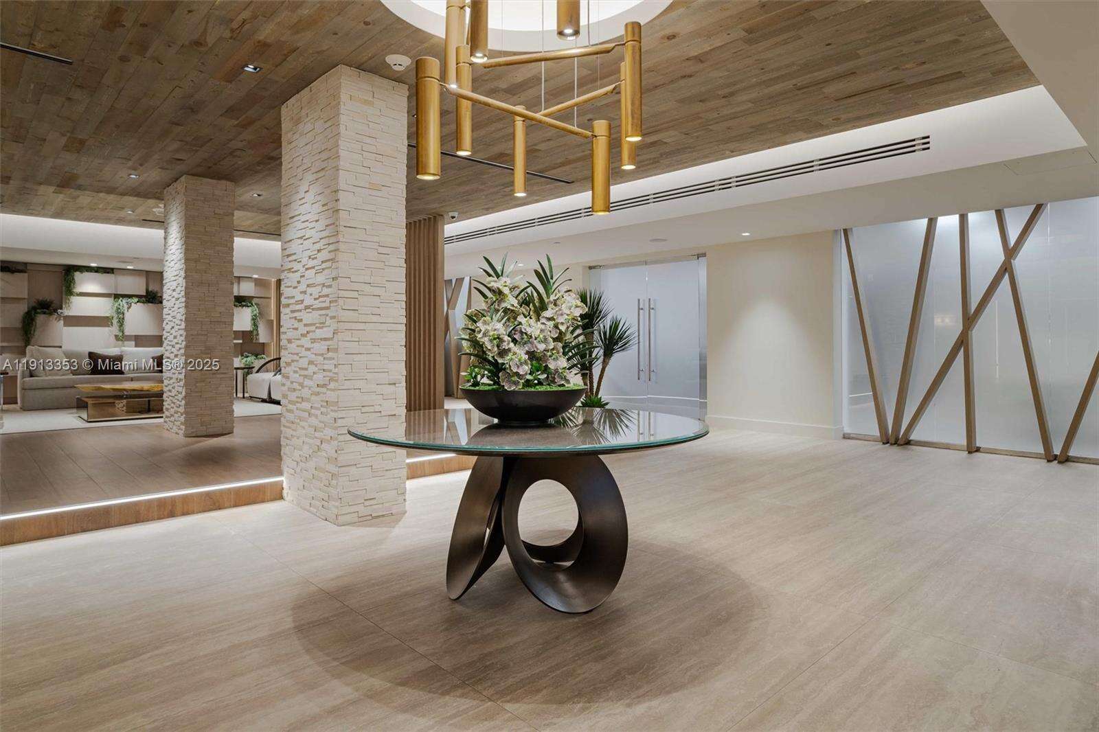 Roney Palace Unit #1432 | Picture 17