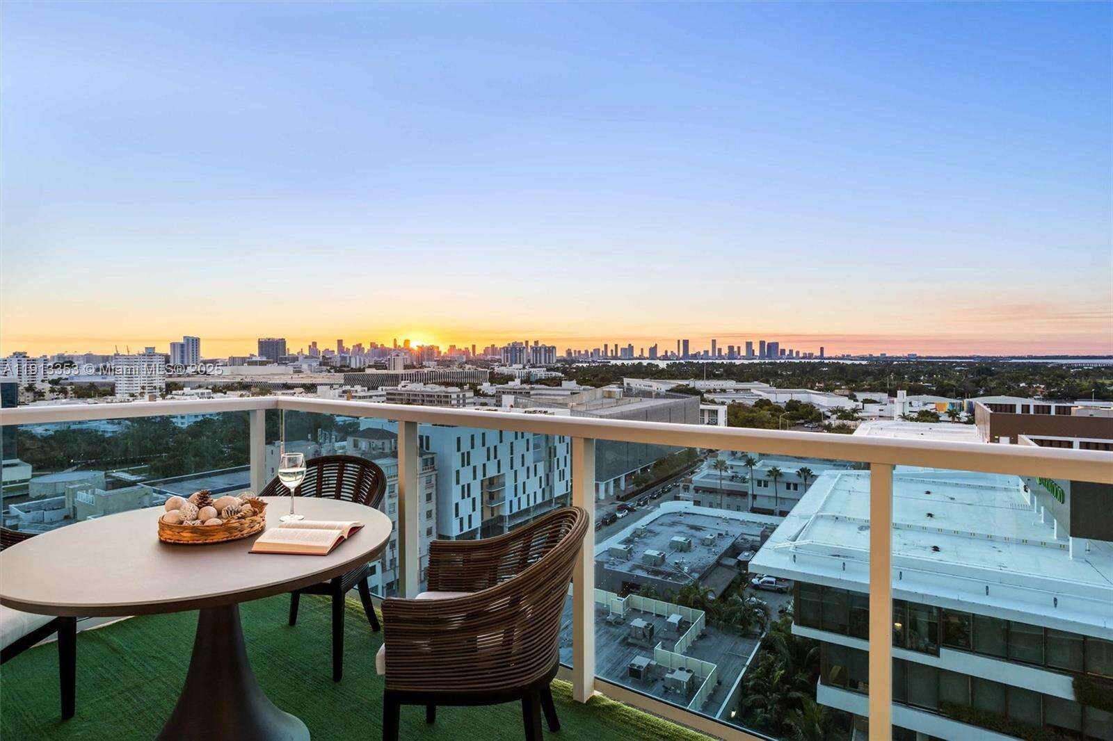 Roney Palace Unit #1432 | Picture 26