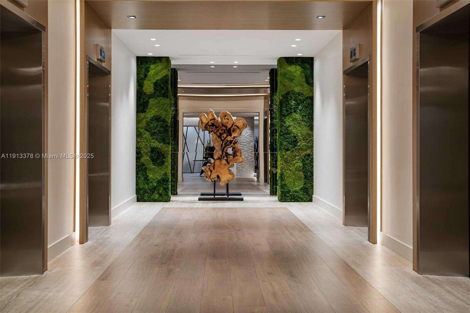 Roney Palace Unit #1634 | Picture 18