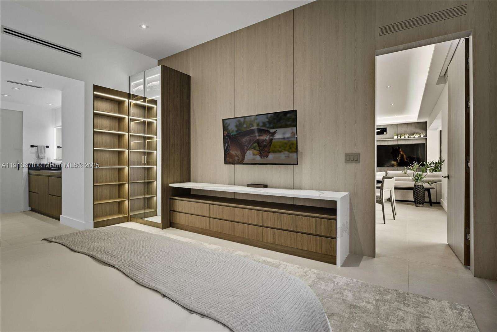 Roney Palace Unit #1634 | Picture 35