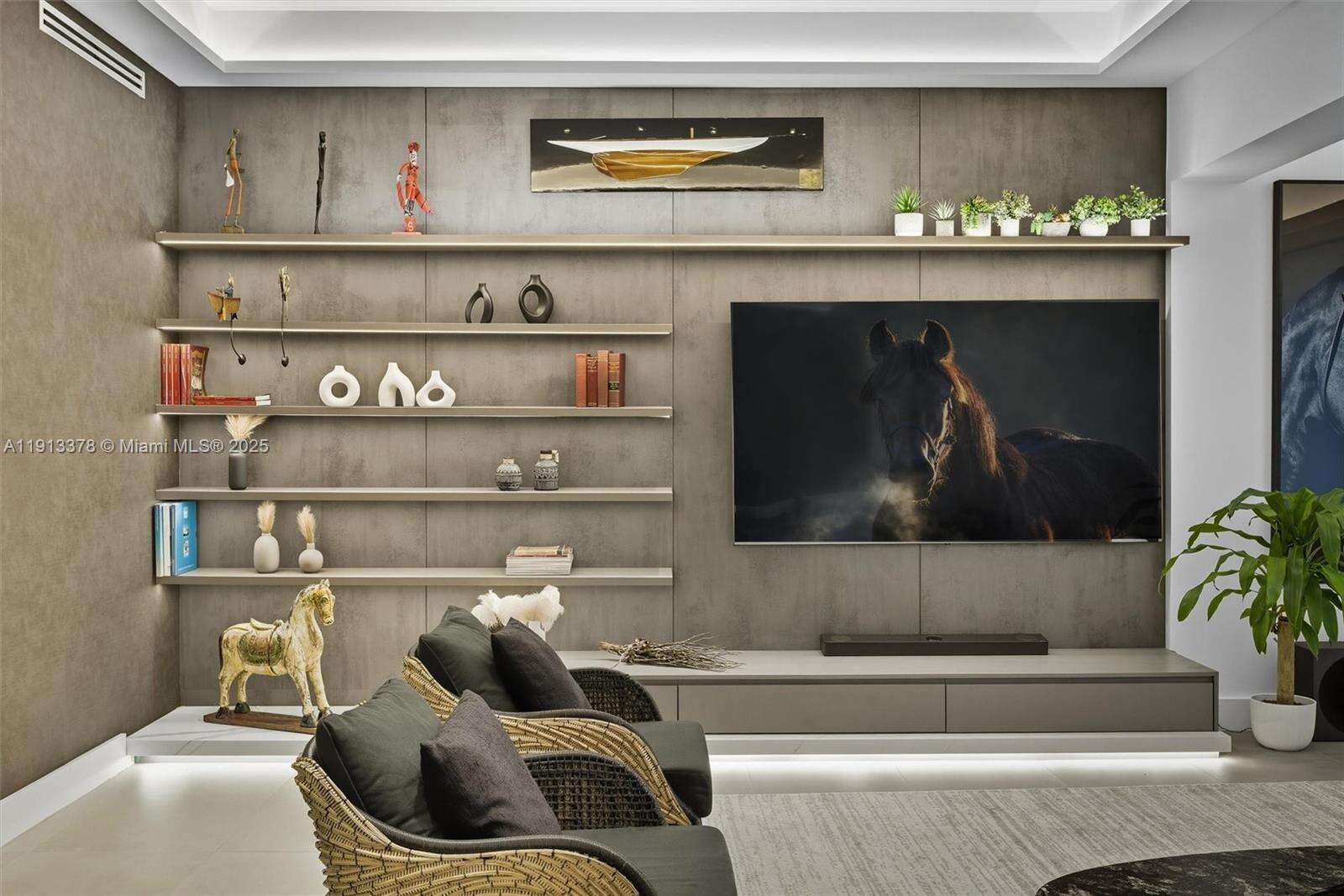 Roney Palace Unit #1634 | Picture 39