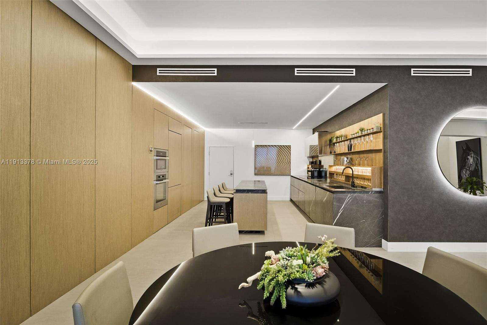 Roney Palace Unit #1634 | Picture 50