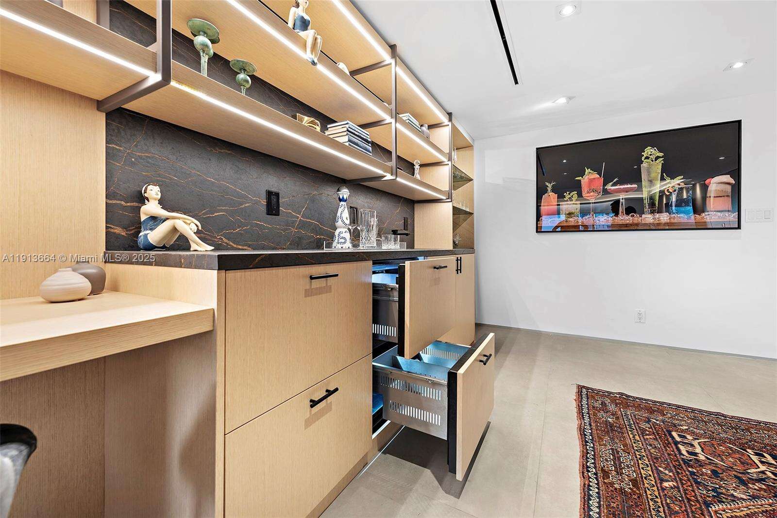 Roney Palace Unit #1004 | Picture 34