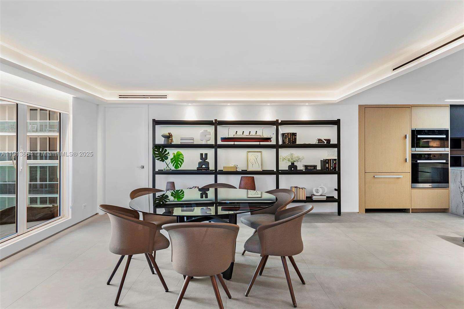 Roney Palace Unit #1004 | Picture 36