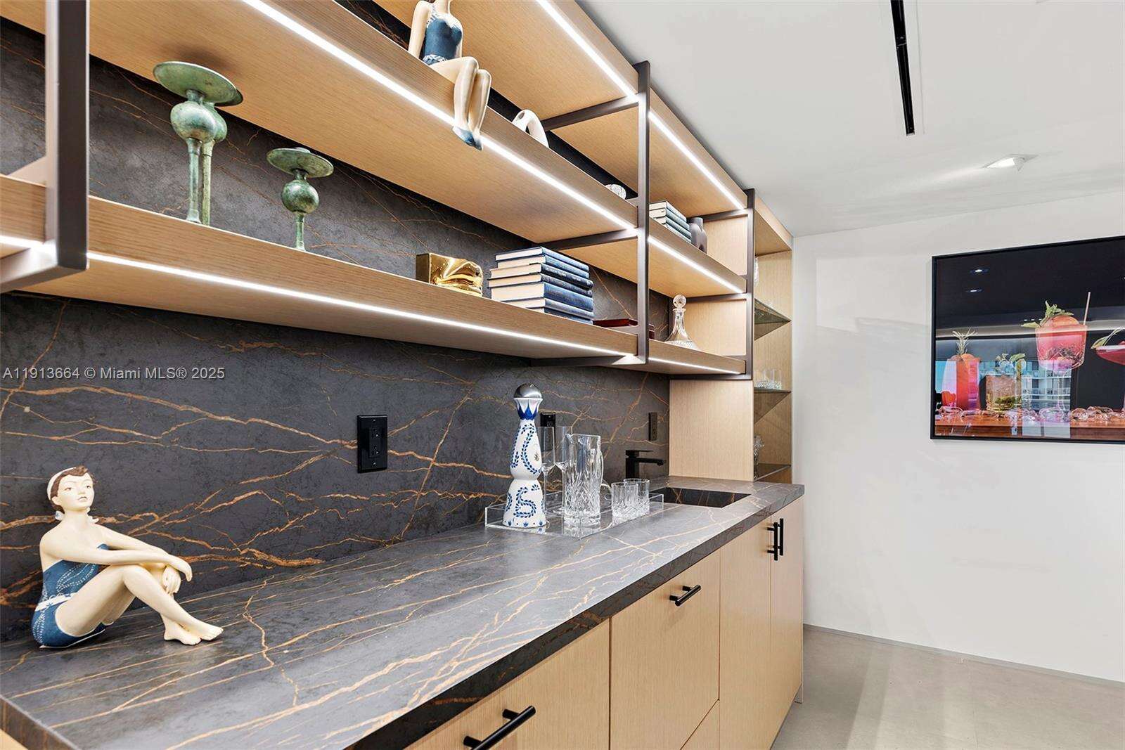 Roney Palace Unit #1004 | Picture 38