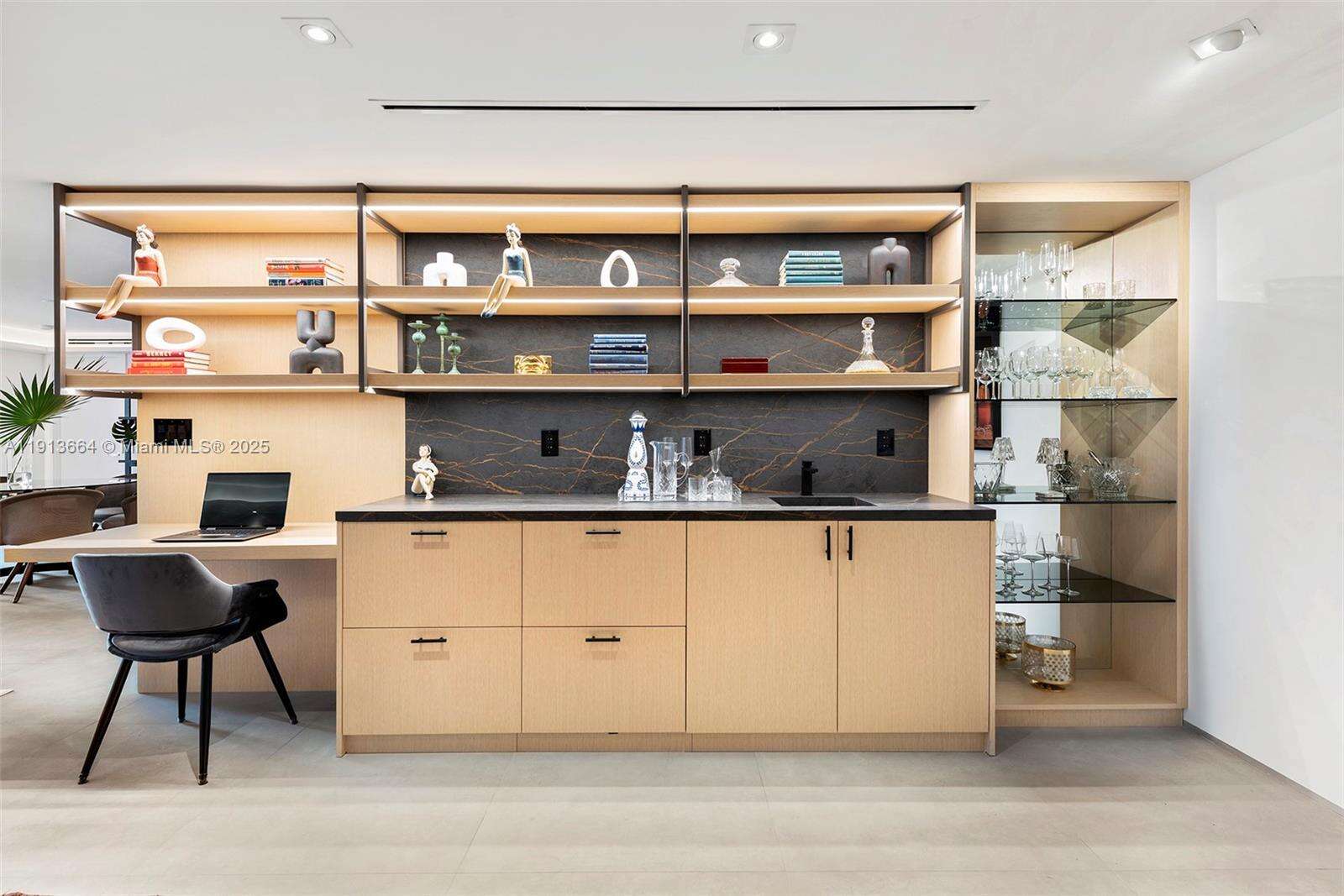 Roney Palace Unit #1004 | Picture 43