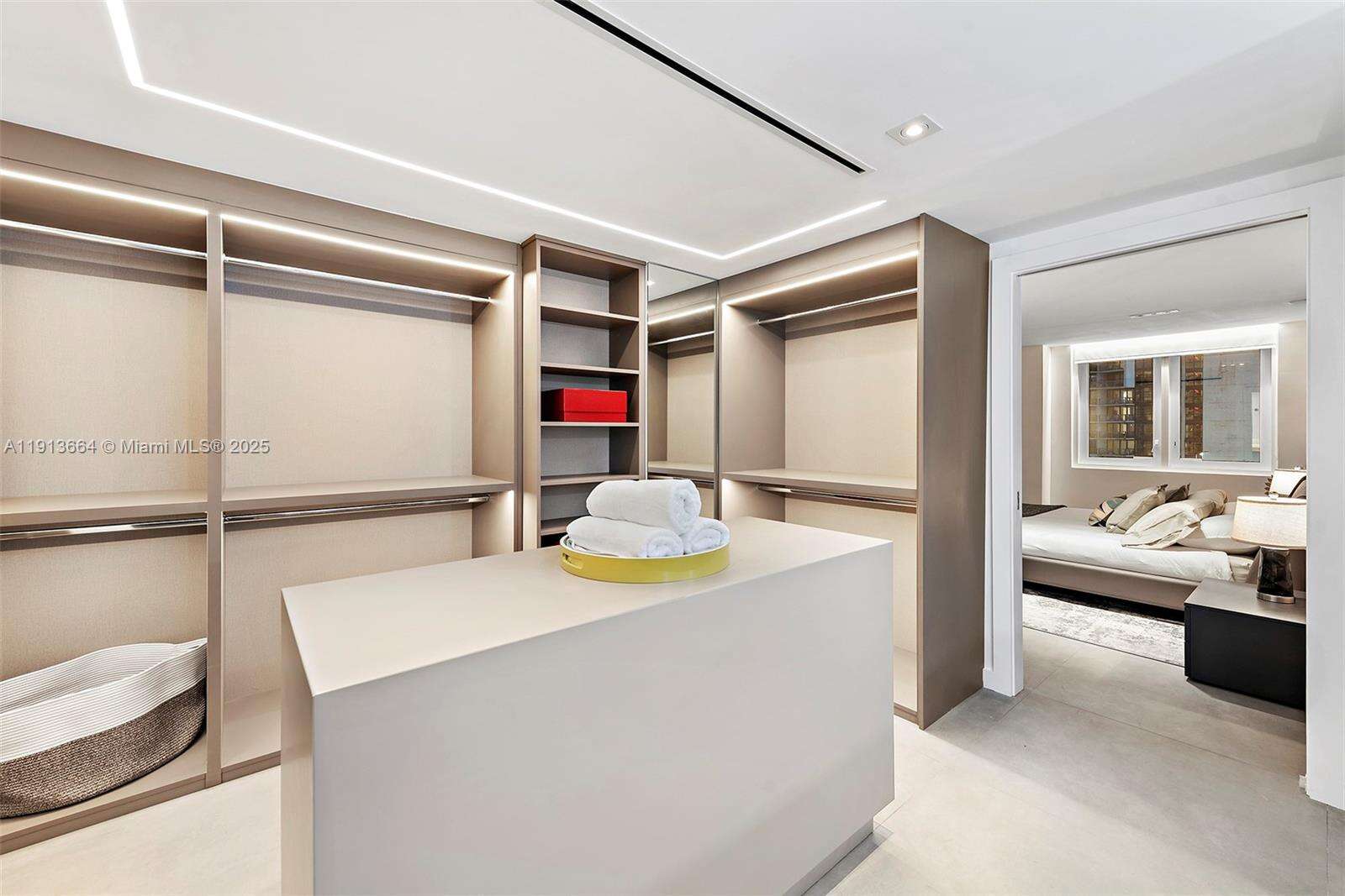 Roney Palace Unit #1004 | Picture 6