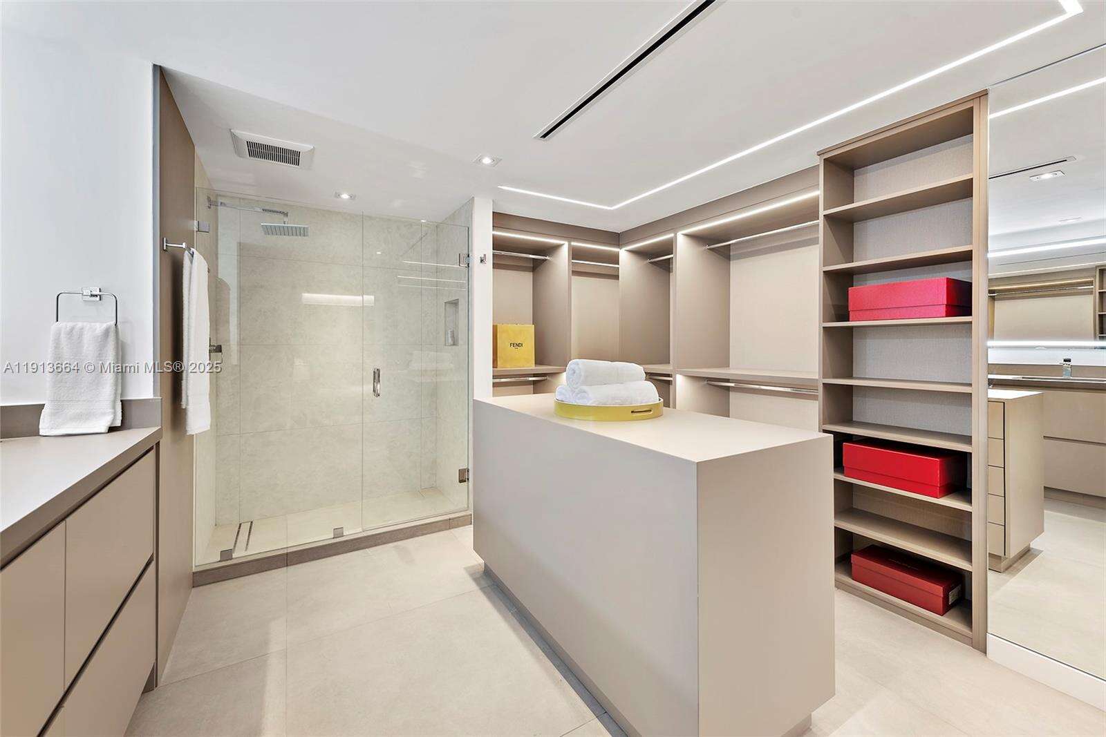 Roney Palace Unit #1004 | Picture 9