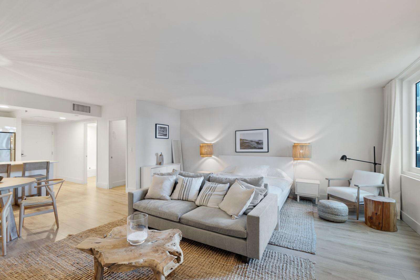 Roney Palace Unit #323 | Picture 1