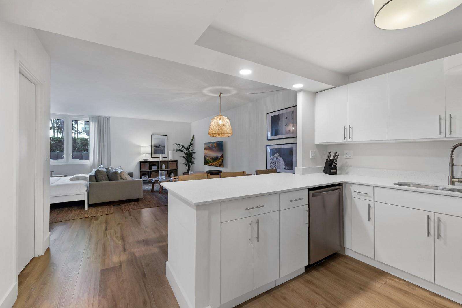 Roney Palace Unit #323 | Picture 3
