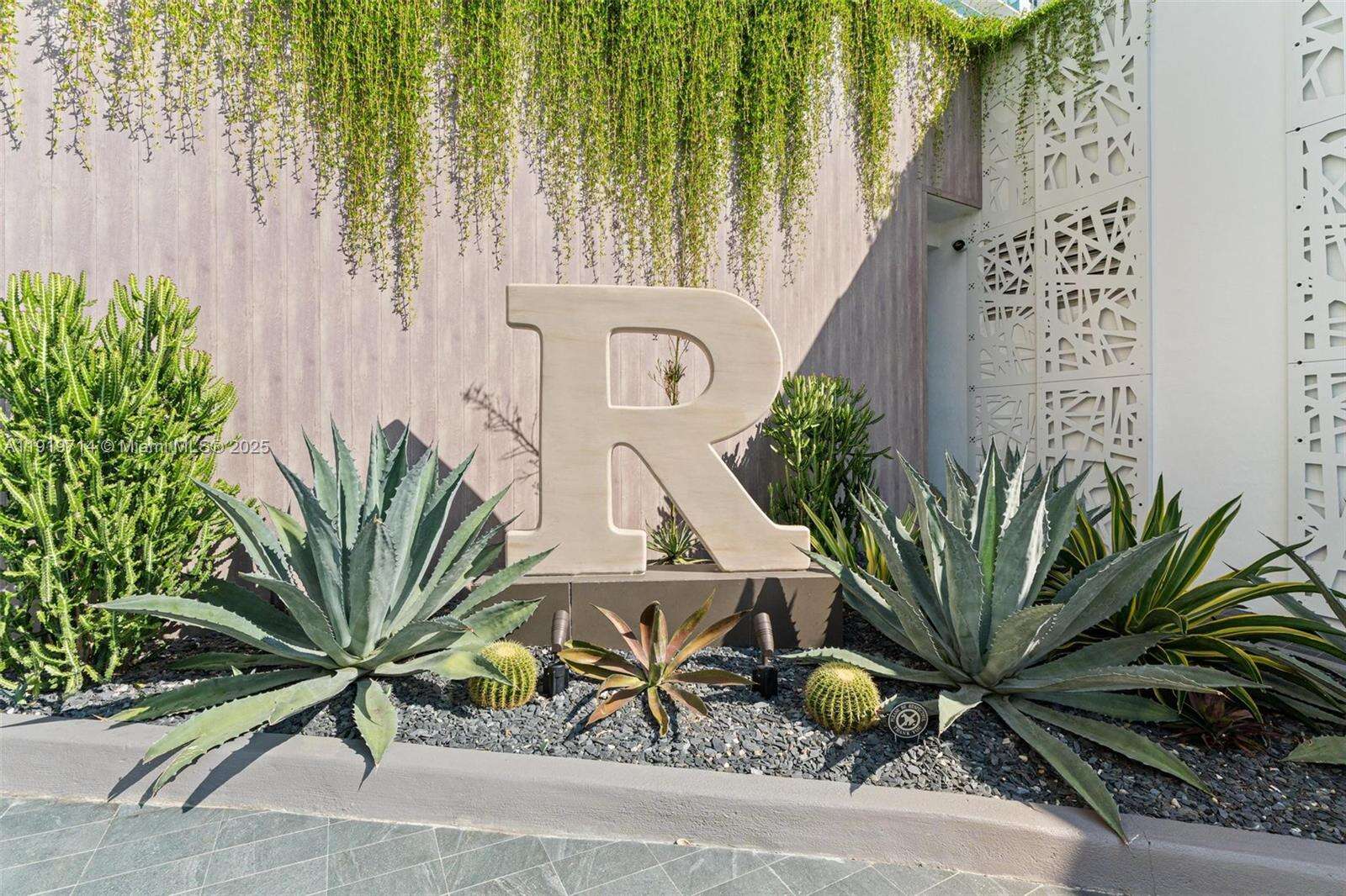 Roney Palace Unit #802 | Picture 2