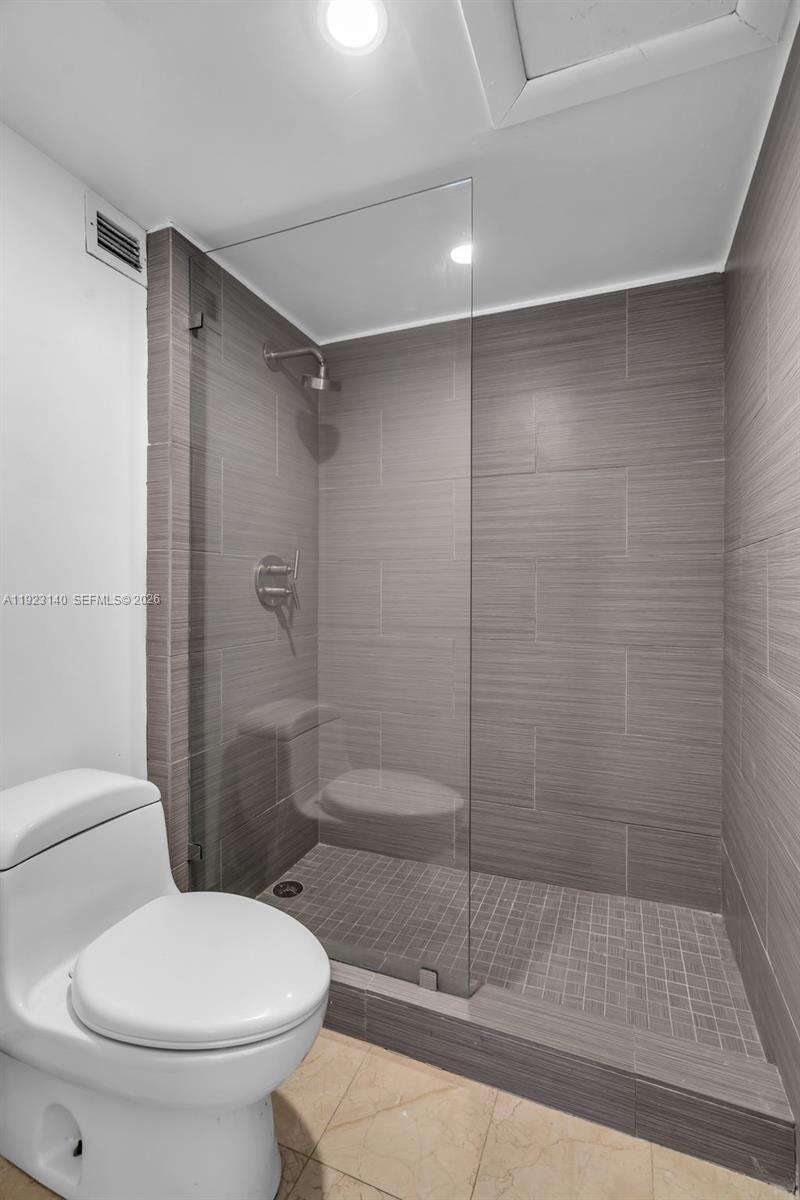 Roney Palace Unit #621 | Picture 12