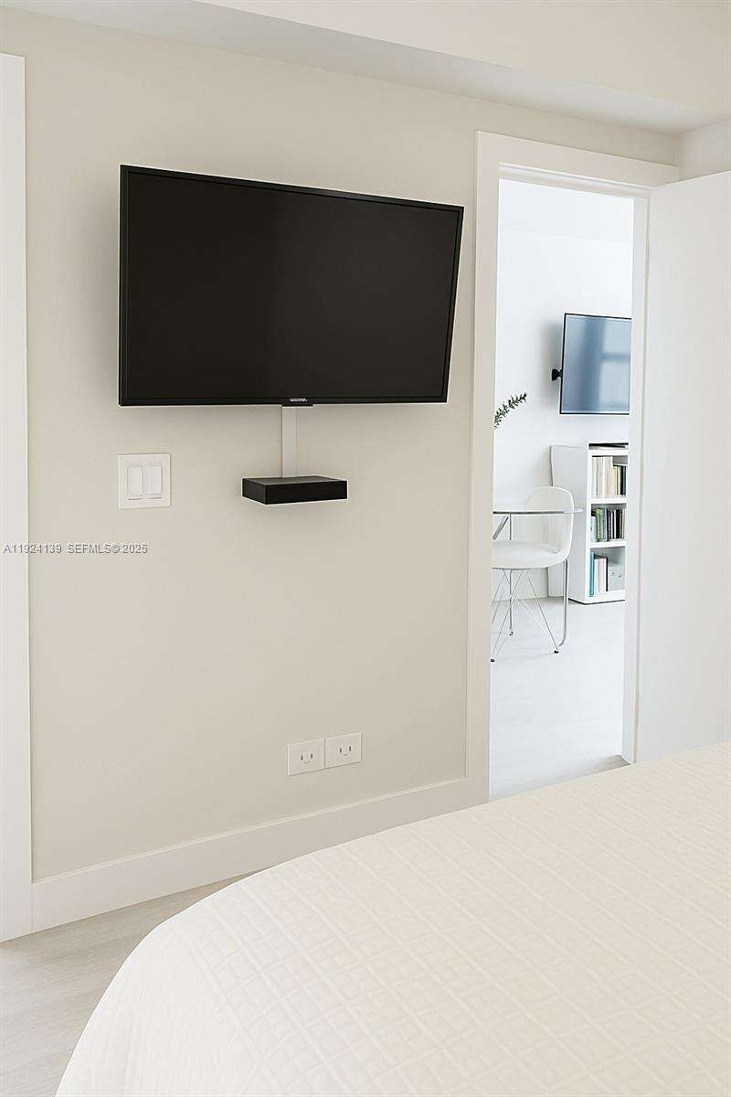 Roney Palace Unit #636 | Picture 10