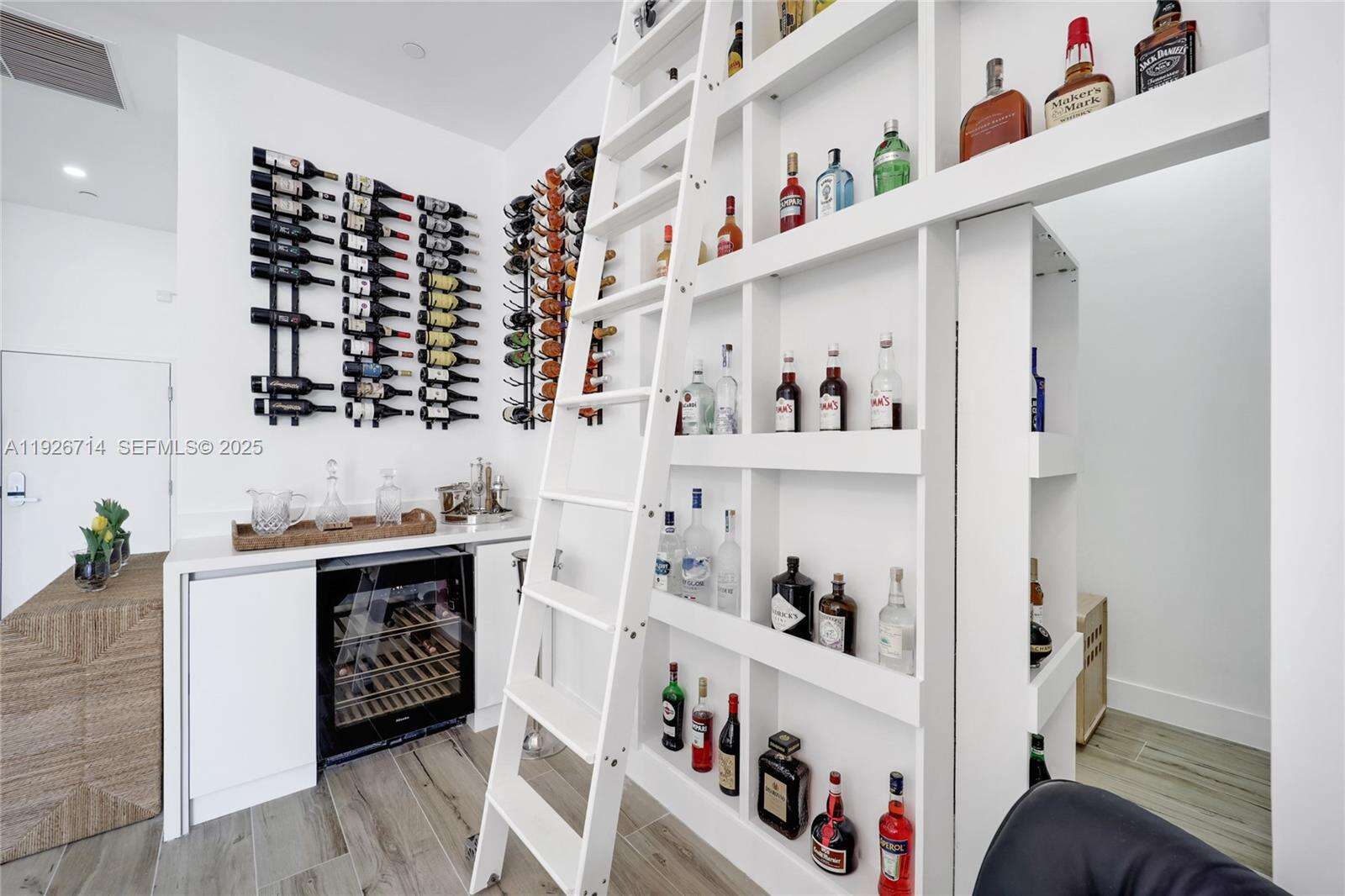 Roney Palace Unit #1625 | Picture 8