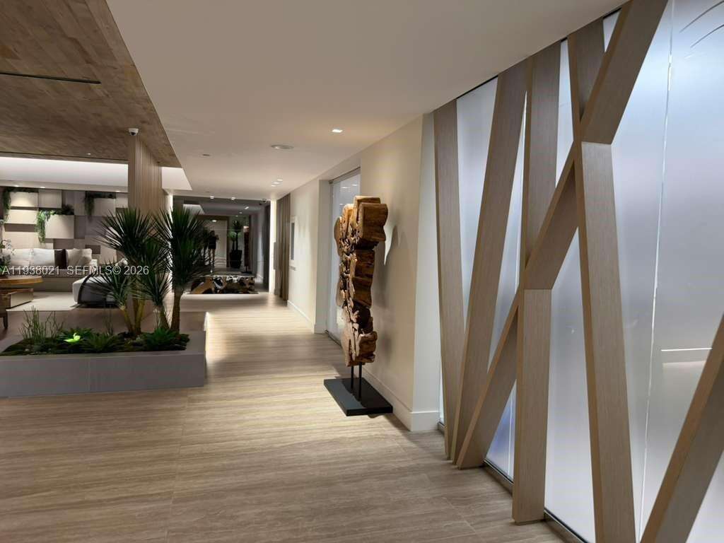 Roney Palace Unit #423 | Picture 31