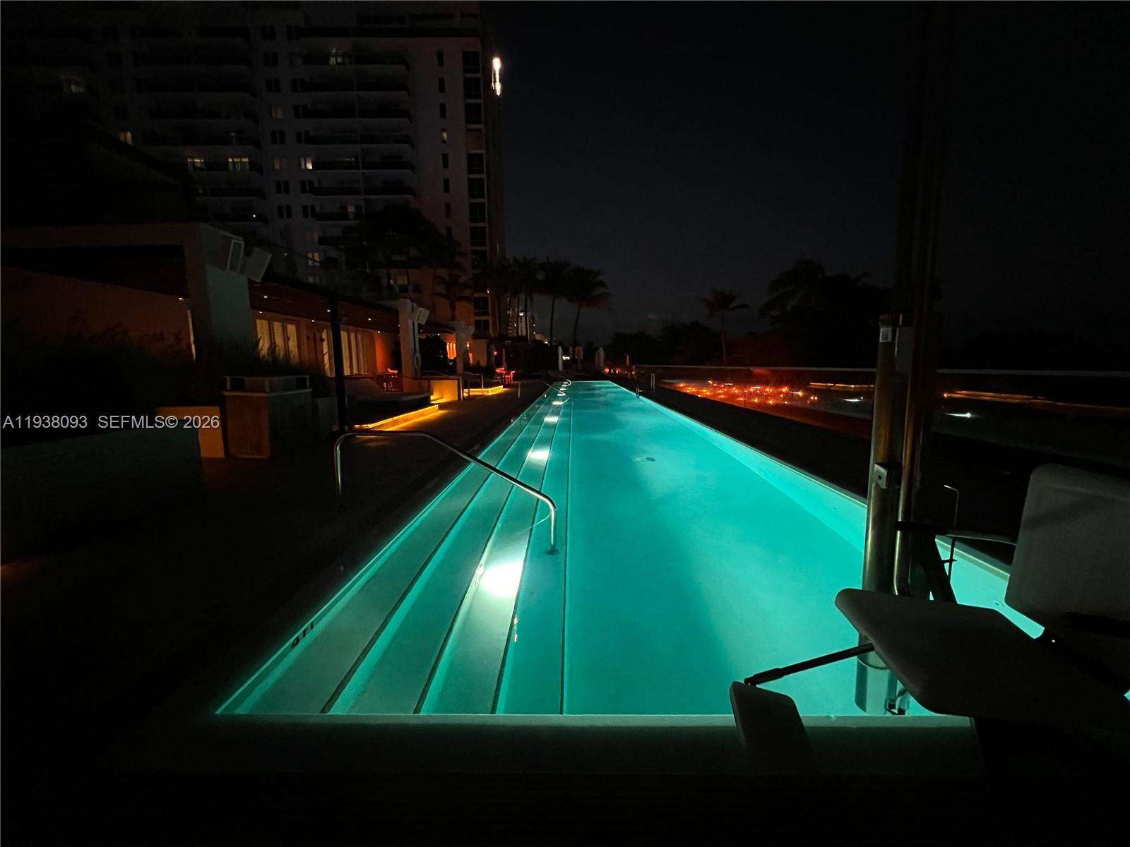 Roney Palace Unit #PENTHOUSE-22 | Picture 2