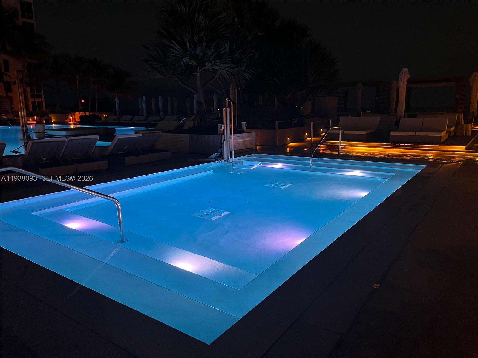 Roney Palace Unit #PENTHOUSE-22 | Picture 3