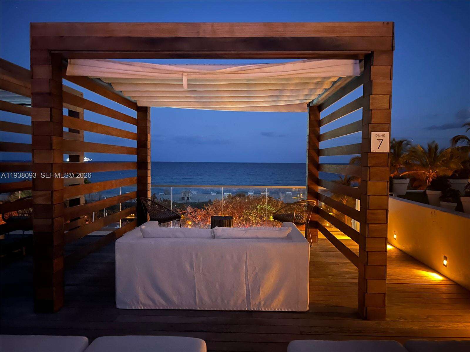 Roney Palace Unit #PENTHOUSE-22 | Picture 4